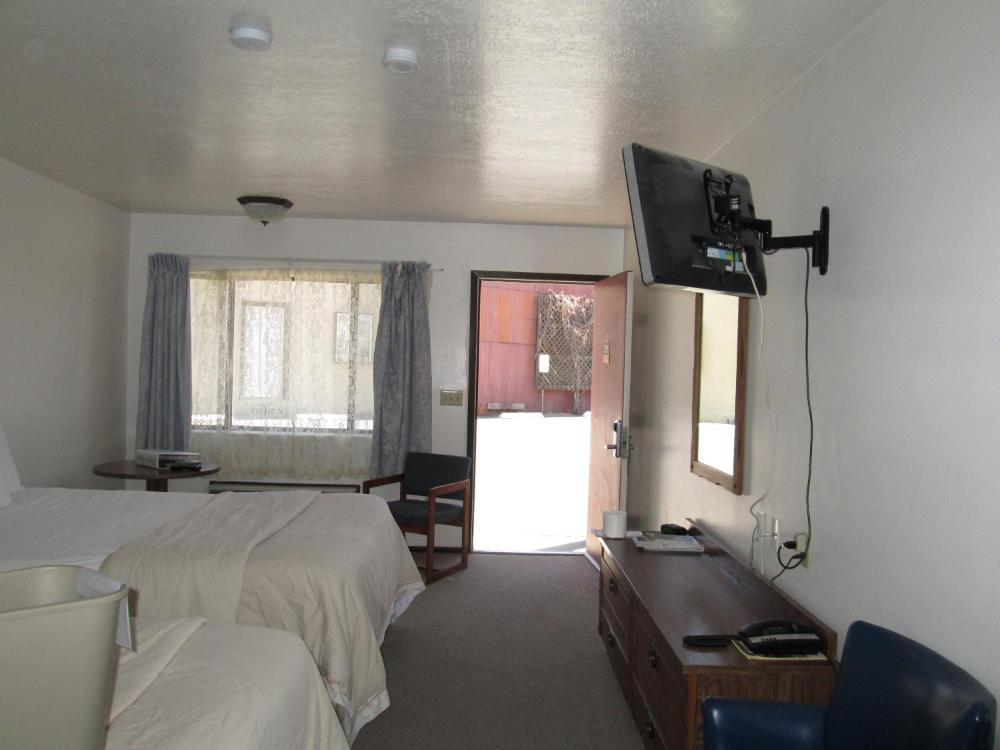 Standard Queen Room interior